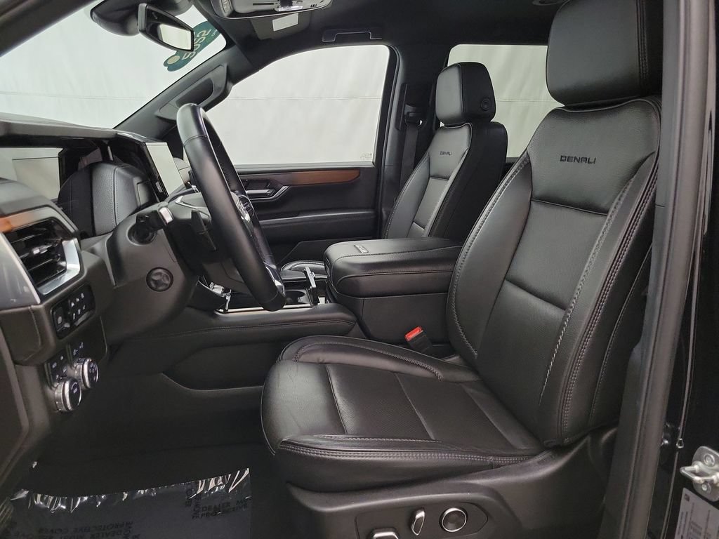 Certified 2025 GMC Yukon Denali AWD/4WD image 9