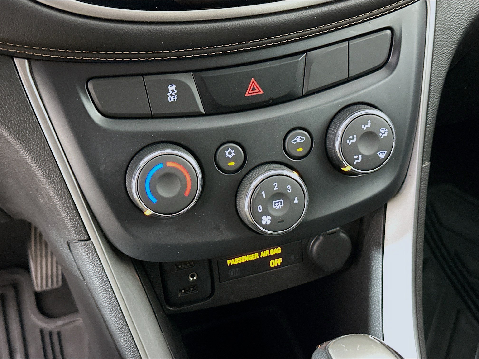 Used 2017 Chevrolet Trax LT w/ LT Convenience Package FWD image 21