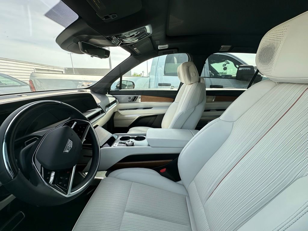 Used 2026 Cadillac Vistiq Sport image 8