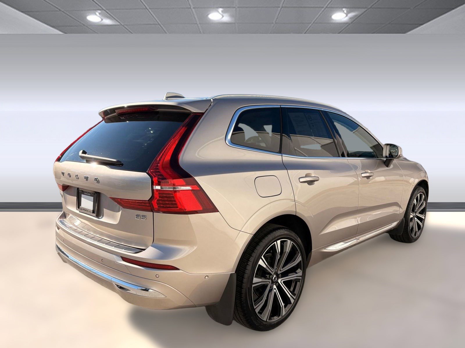 Certified 2023 Volvo XC60 B5 Ultimate image 9