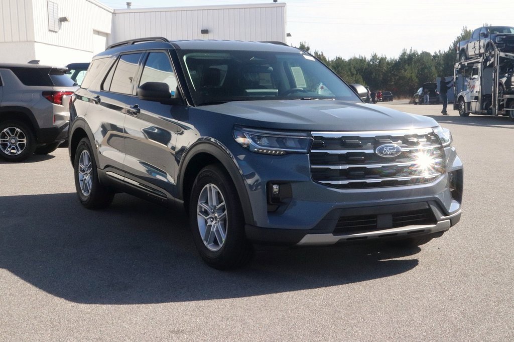 New 2026 Ford Explorer Active w/ Active Comfort Package image 3