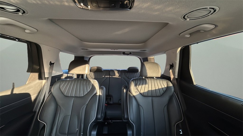 Used 2024 Hyundai Palisade Limited image 12