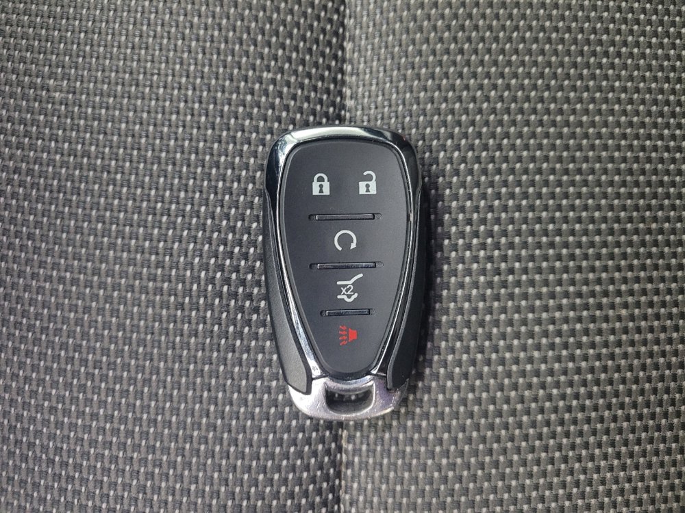 Used 2020 Chevrolet Traverse LS image 32