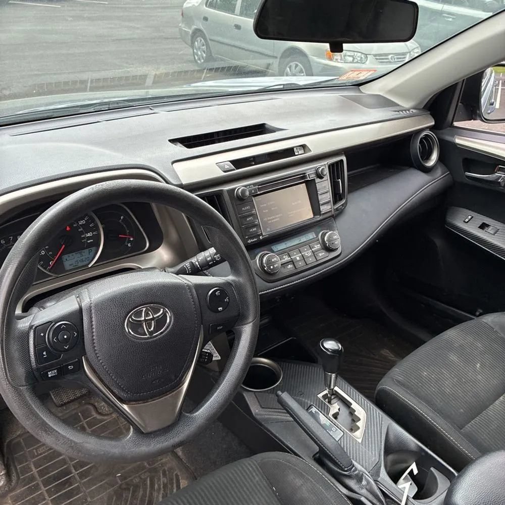 Used 2014 Toyota RAV4 XLE AWD/4WD image 27