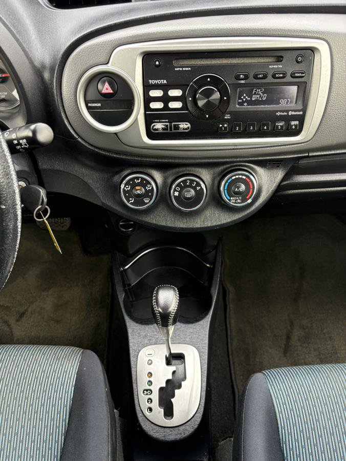 Used 2012 Toyota Yaris SE image 26