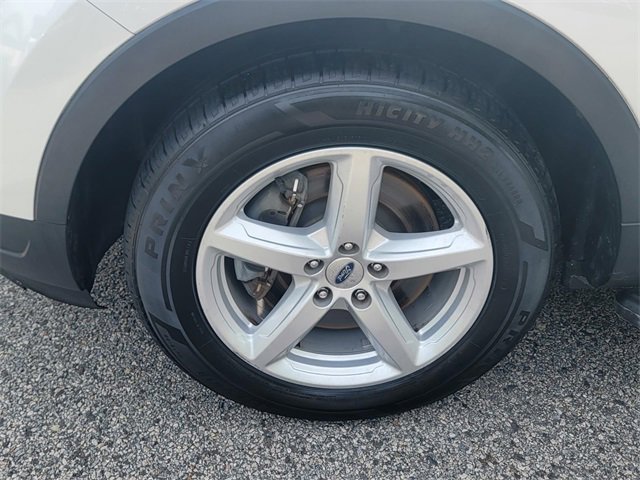 Used 2019 Ford Explorer XLT image 6