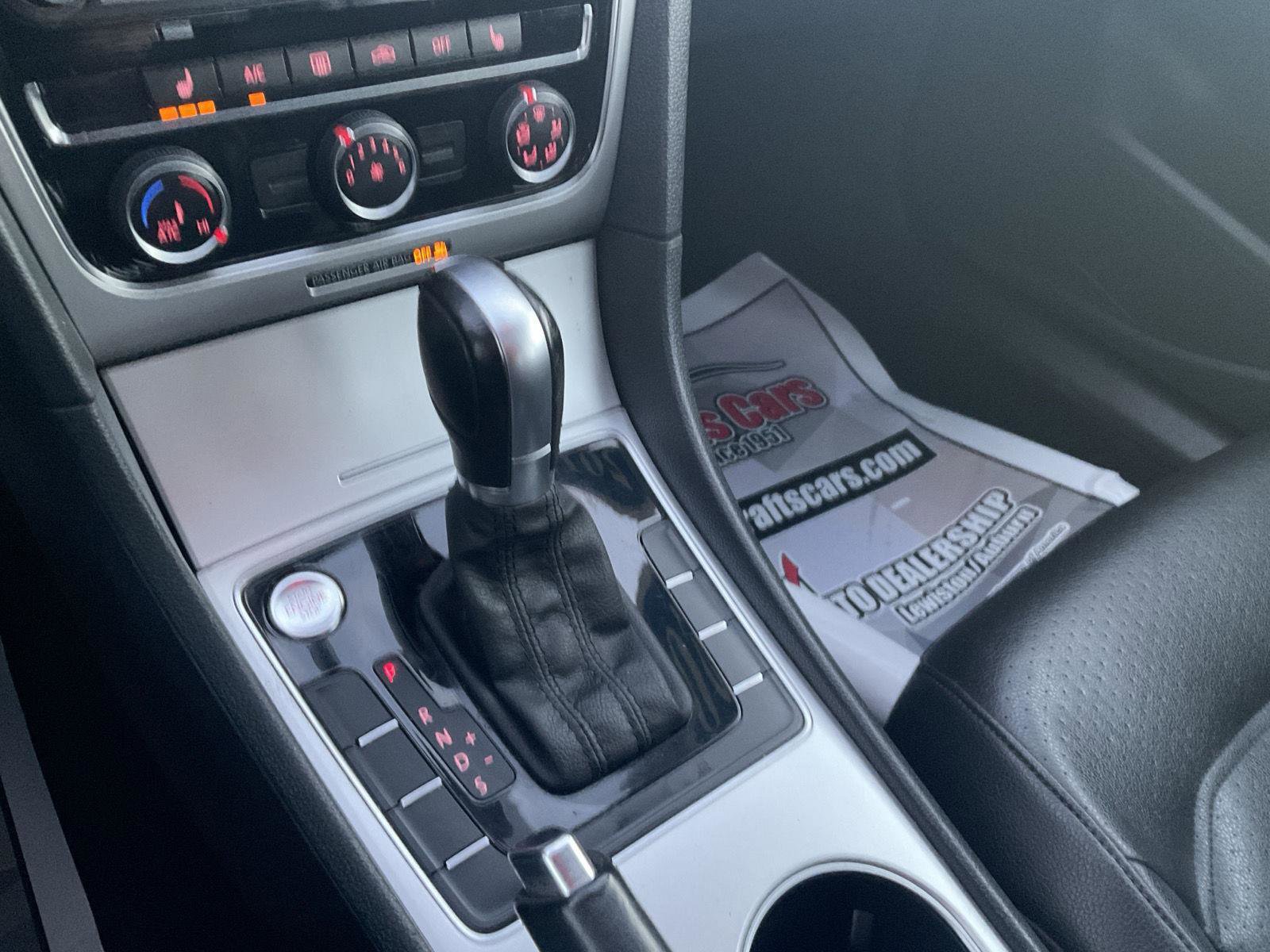 Used 2019 Volkswagen Passat 2.0T Wolfsburg w/ Wheels & Sunroof Package image 16