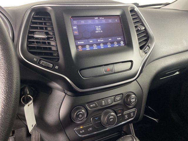 Used 2019 Jeep Cherokee Latitude w/ Popular Appearance Group AWD/4WD image 27