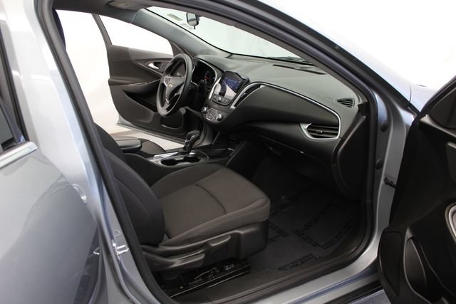 Used 2023 Chevrolet Malibu LT FWD image 28