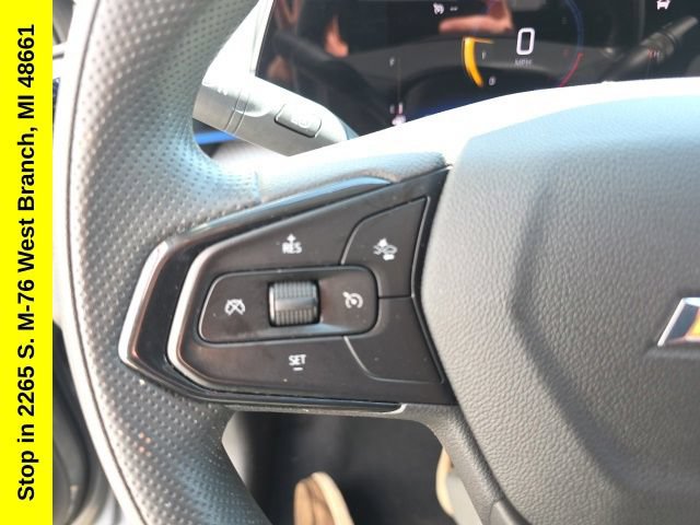 Used 2025 Chevrolet Trax LT FWD image 19