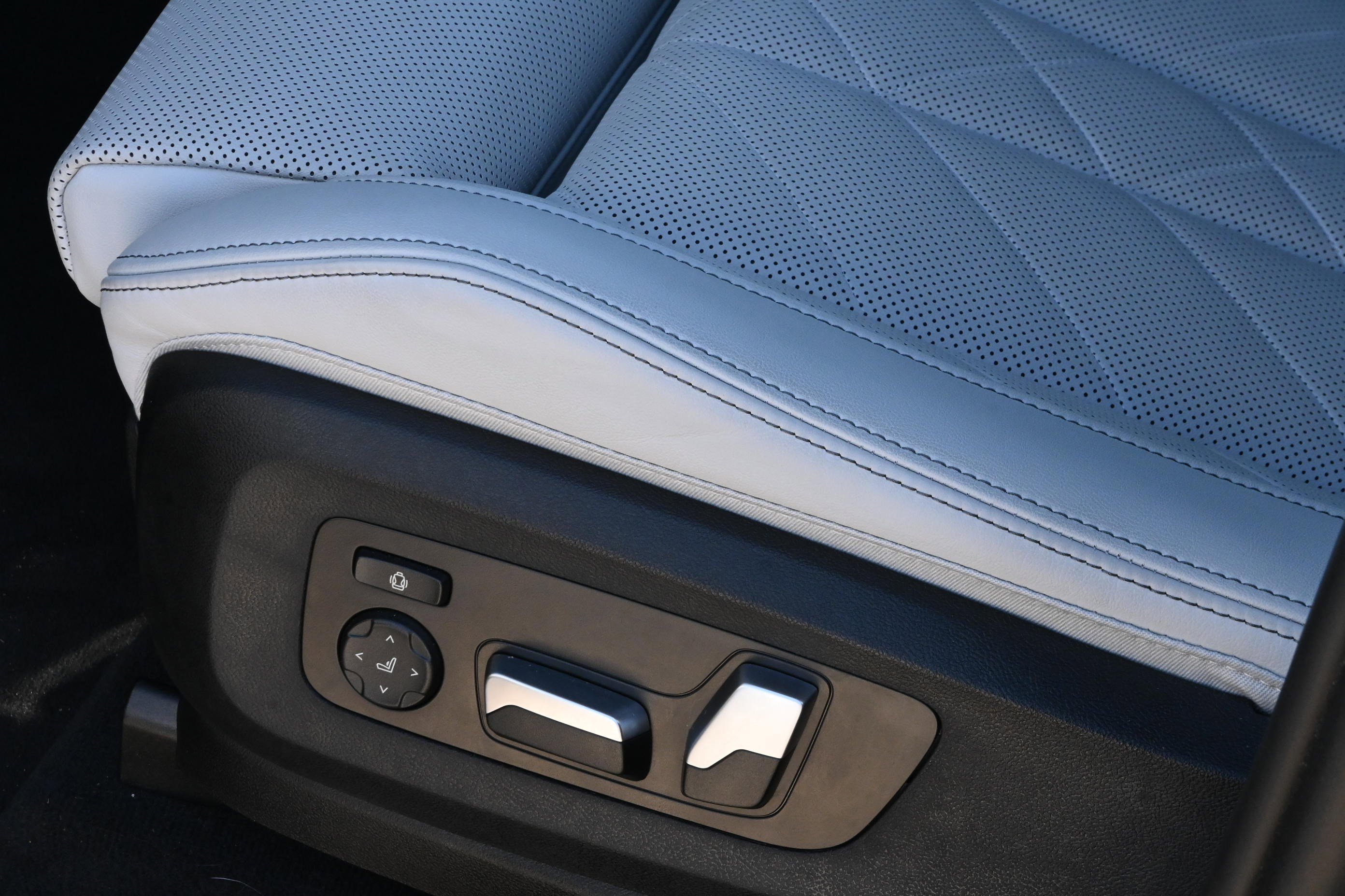 Certified 2025 BMW X5 xDrive40i image 29