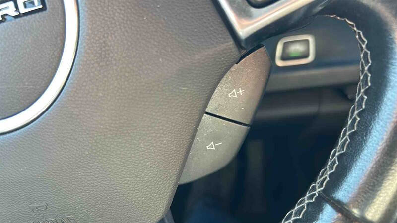 Used 2021 Chevrolet Camaro LT image 25