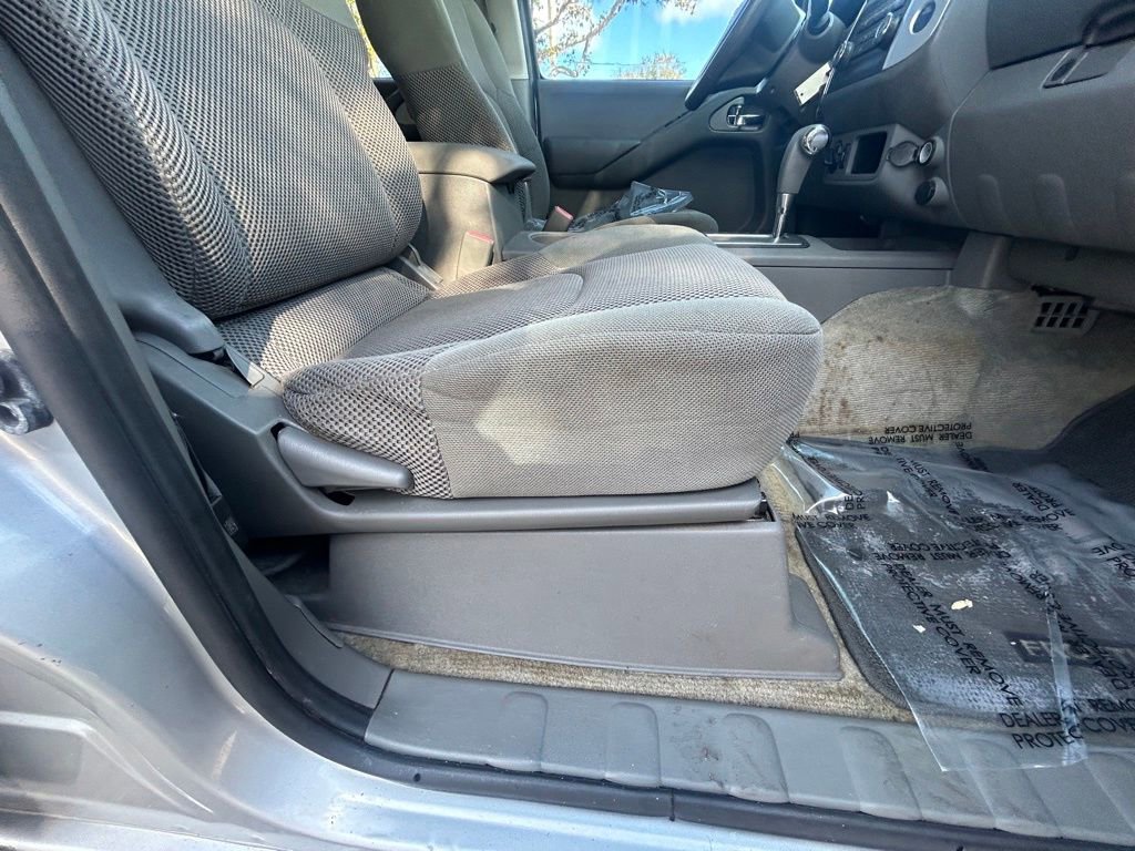 Used 2014 Nissan Frontier SV image 22