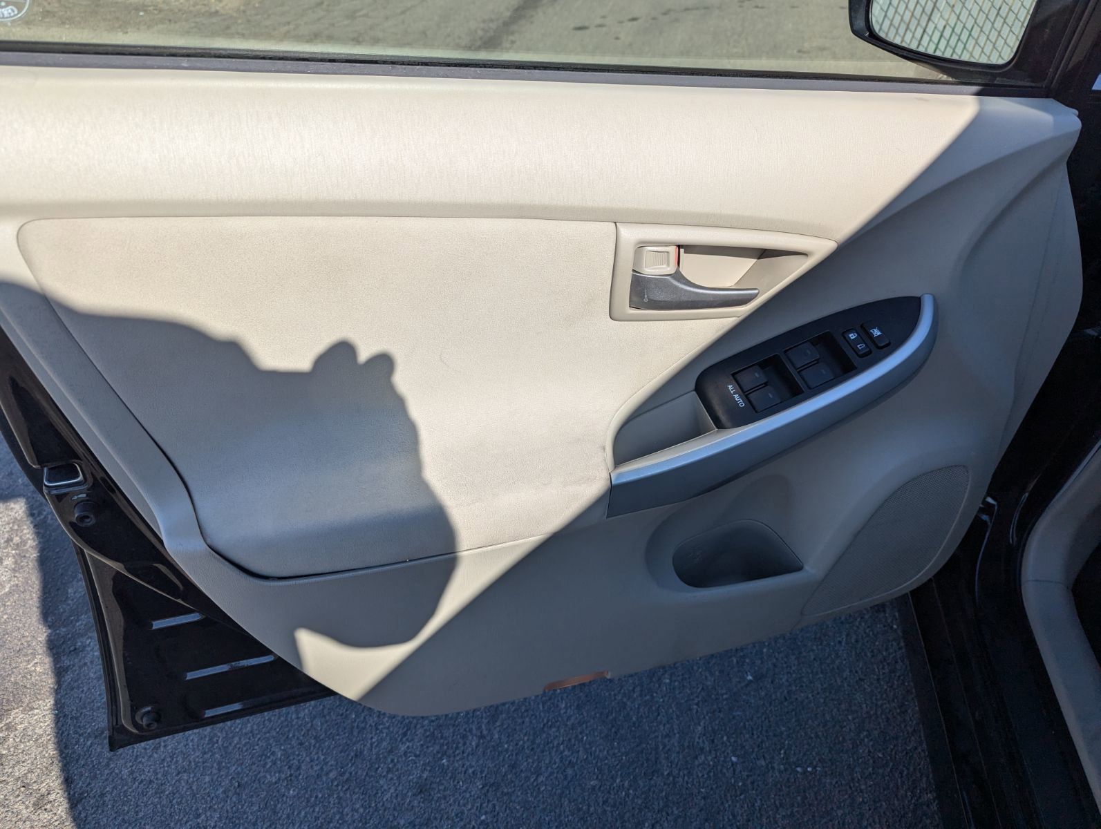 Used 2012 Toyota Prius Three w/ Solar Roof Pkg FWD image 9