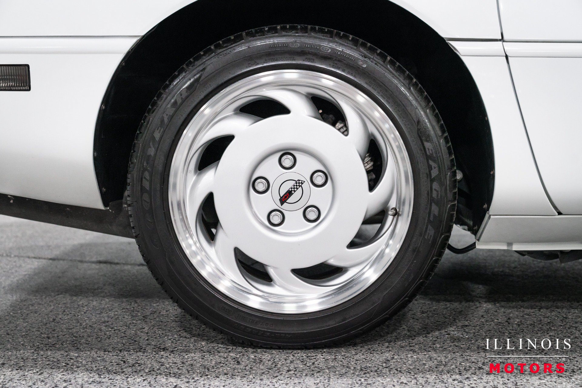 Used 1991 Chevrolet Corvette Convertible RWD image 11
