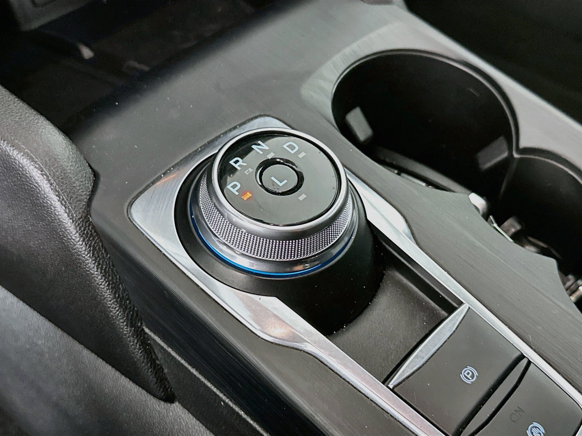 Used 2022 Ford Escape SEL w/ Technology Package FWD image 25
