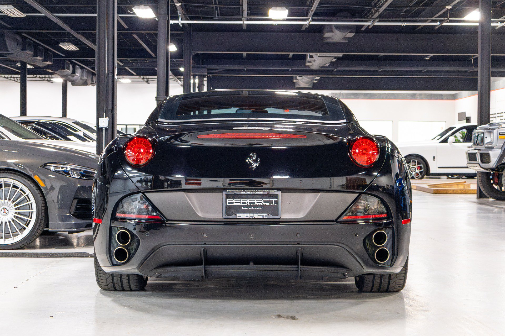Used 2012 Ferrari California RWD image 15