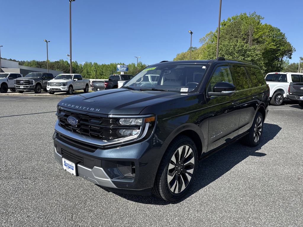 Used 2025 Ford Expedition Platinum w/ Driver's Package image 3