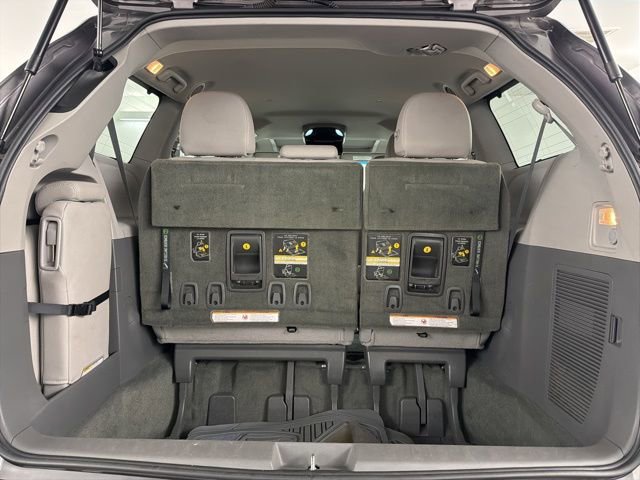 Used 2015 Toyota Sienna XLE w/ XLE Navigation Package image 34