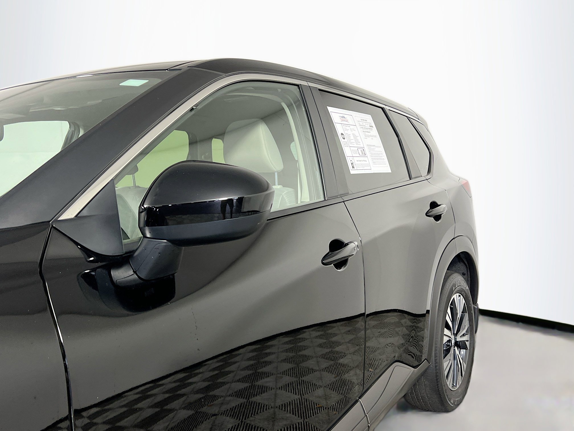 Used 2023 Nissan Rogue SV image 13