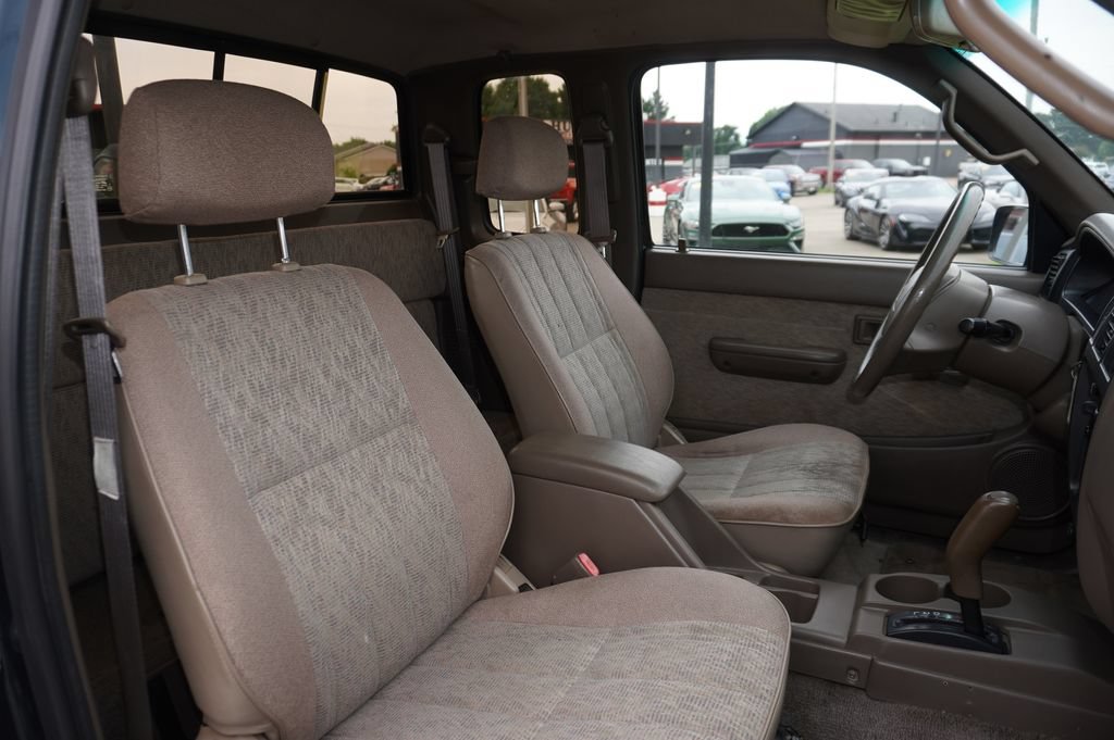 Used 1998 Toyota Tacoma PreRunner RWD image 25