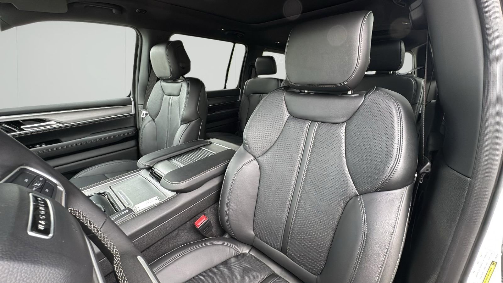 New 2025 Jeep Wagoneer Series II image 12