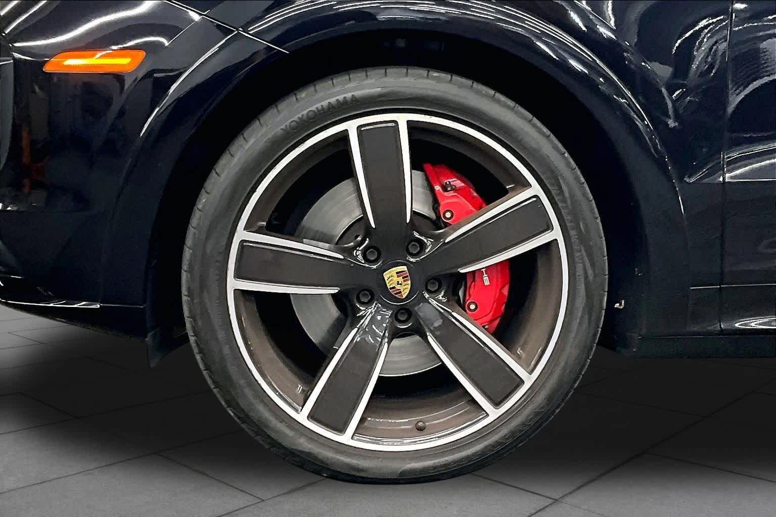 Used 2021 Porsche Cayenne GTS AWD/4WD image 10