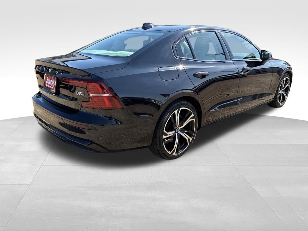 Used 2024 Volvo S60 B5 Core image 5