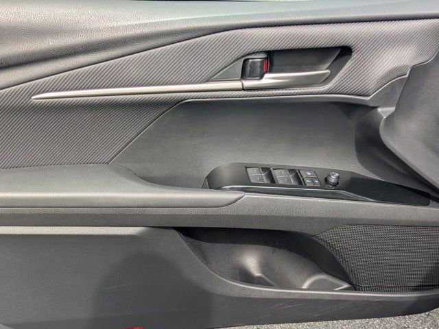 Used 2025 Toyota Camry SE w/ Convenience Package FWD image 10