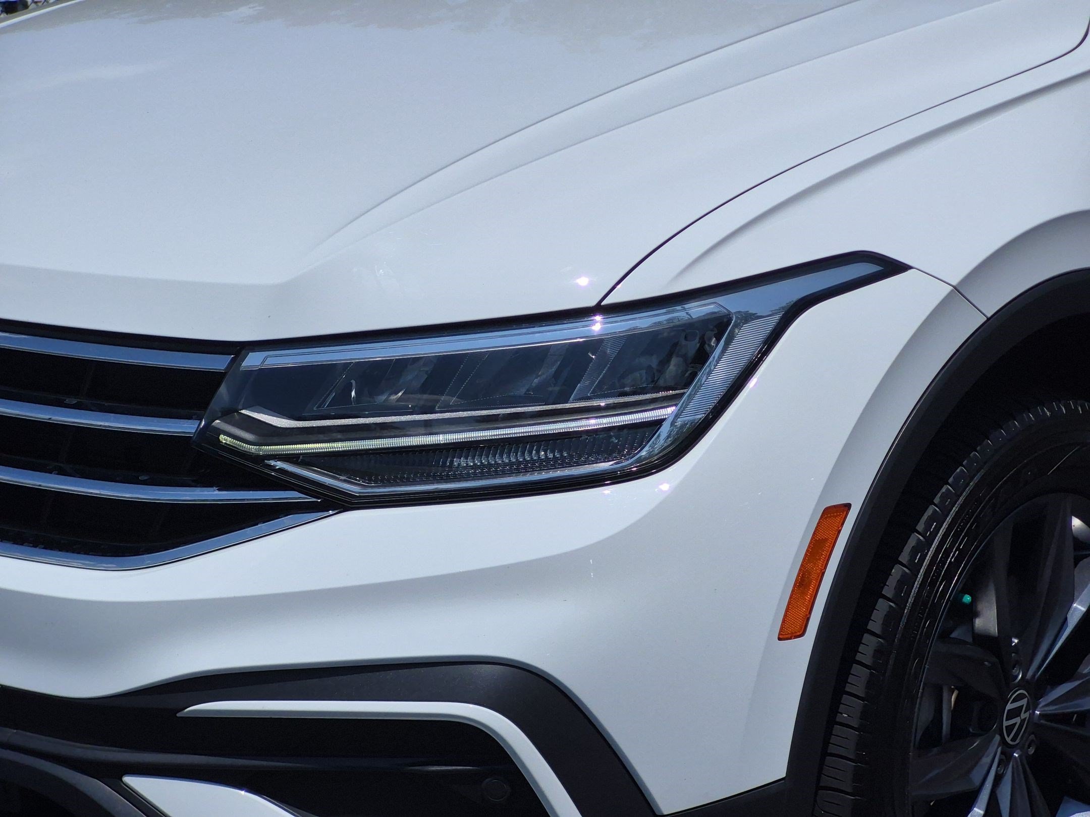 Used 2022 Volkswagen Tiguan SE AWD/4WD image 6