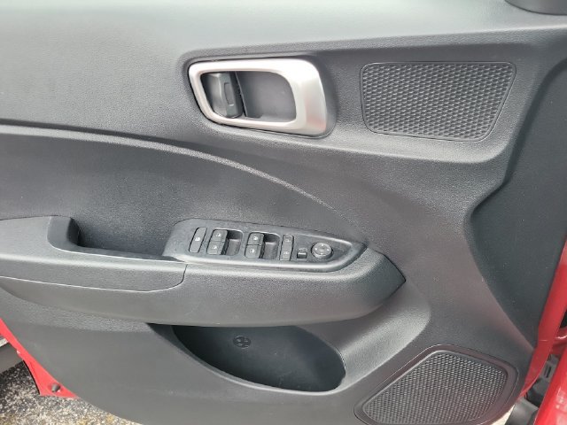 Used 2022 Hyundai Venue SE FWD image 13