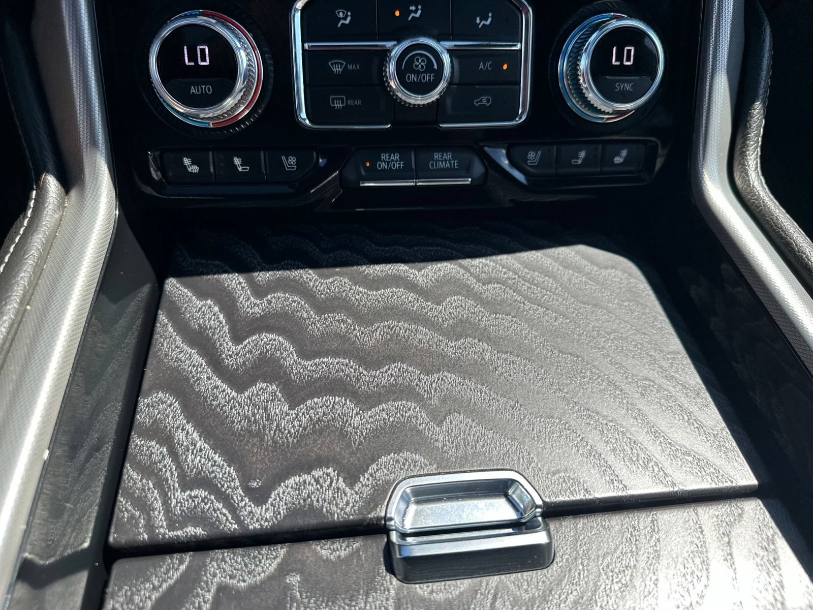 Used 2023 GMC Yukon Denali AWD/4WD image 83