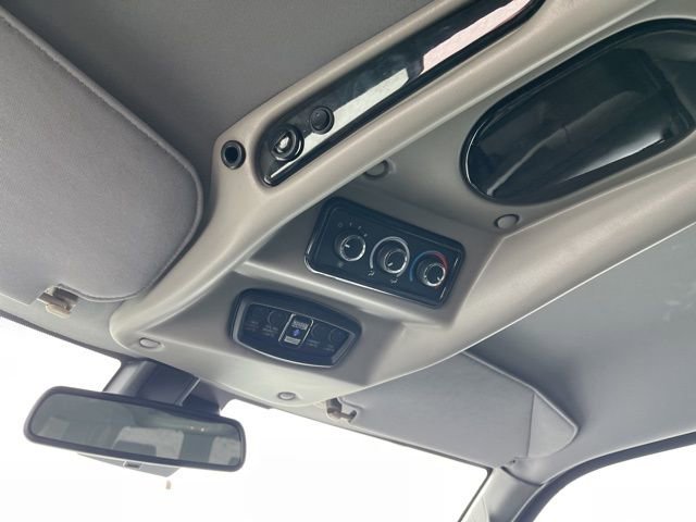 Used 2024 GMC Savana 2500 Explorer Limited SE image 19