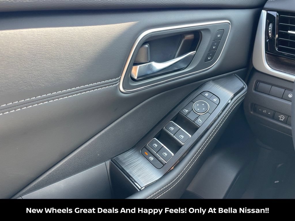 New 2026 Nissan Rogue Platinum AWD/4WD image 12