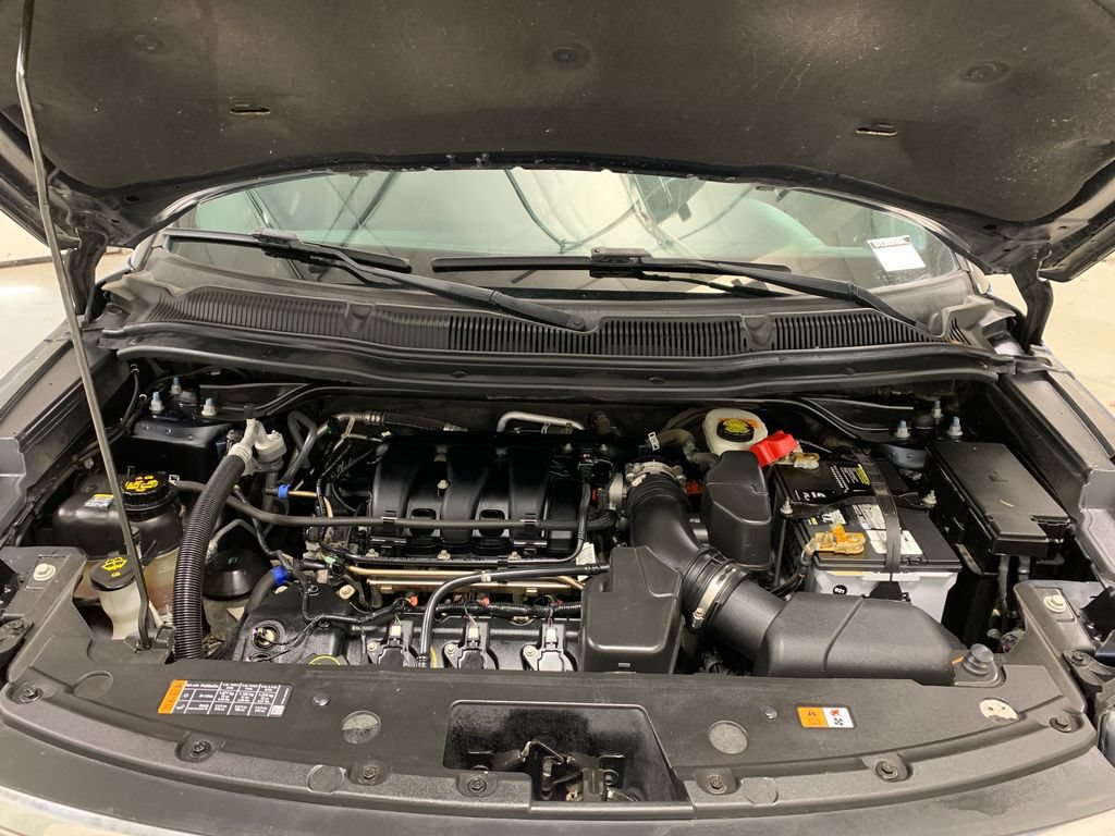 Used 2018 Ford Explorer XLT AWD/4WD image 16