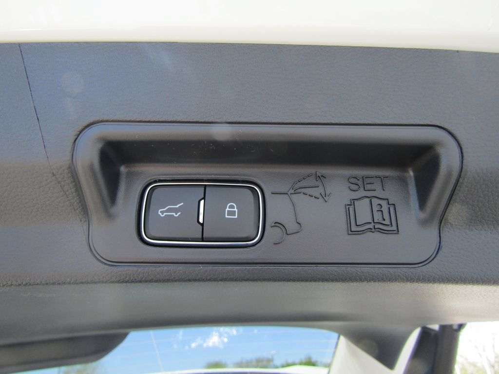 New 2026 Ford Explorer Active AWD/4WD image 8