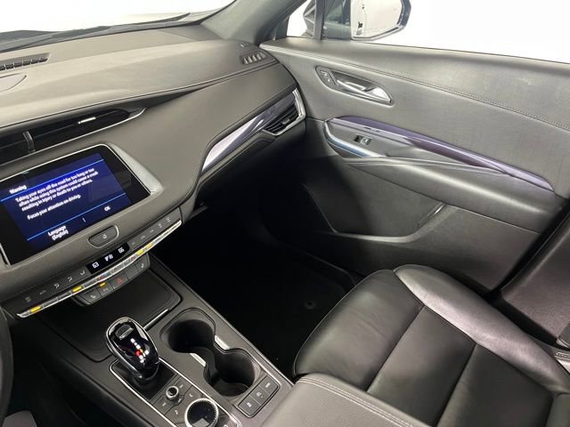 Used 2023 Cadillac XT4 Luxury w/ Cold Weather Package AWD/4WD image 36