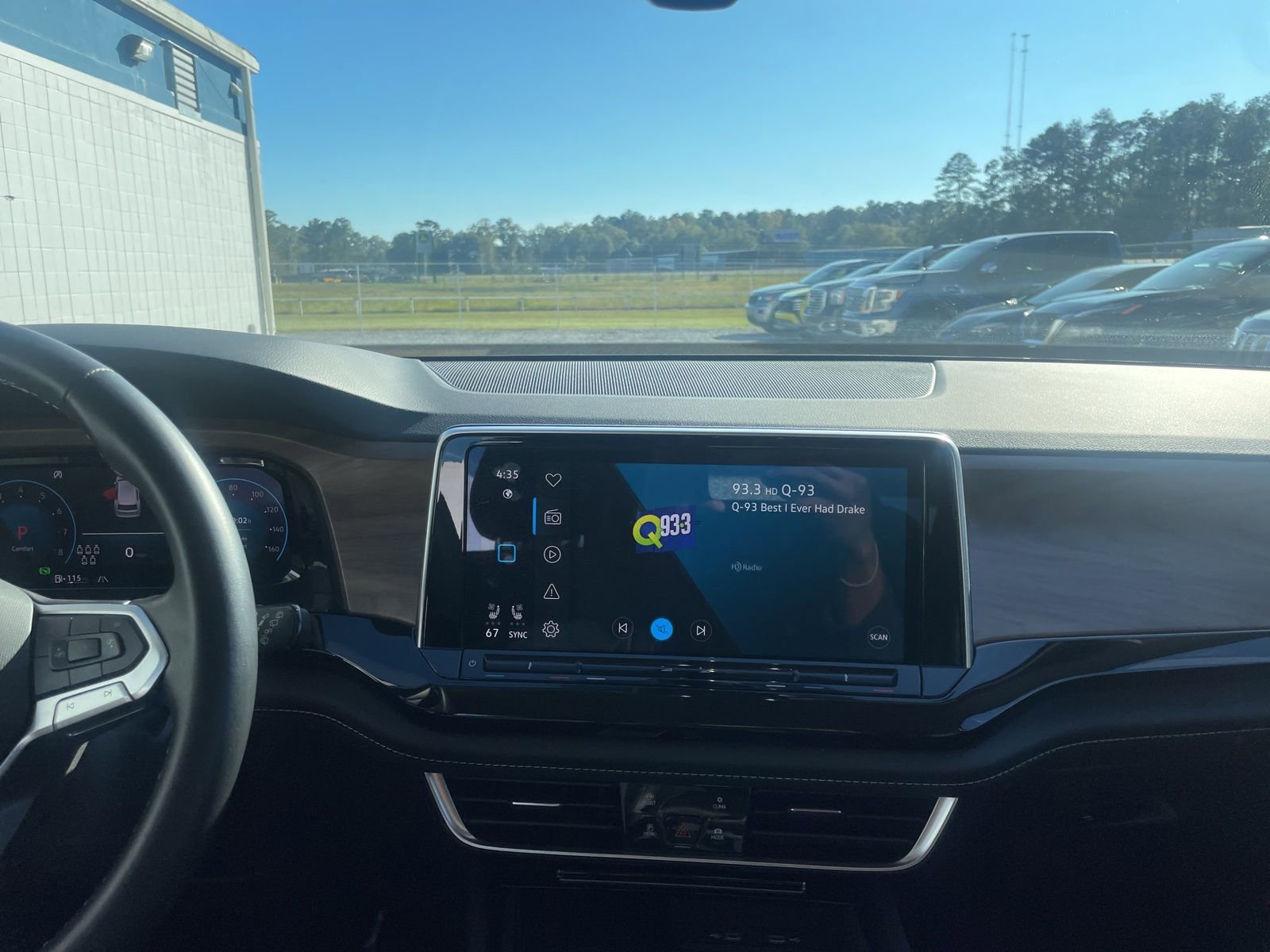 Used 2025 Volkswagen Atlas SE image 10