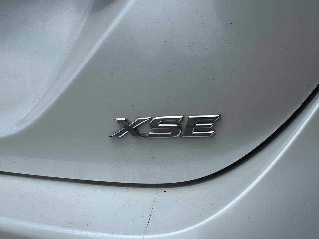 Used 2019 Toyota Camry XSE FWD image 9
