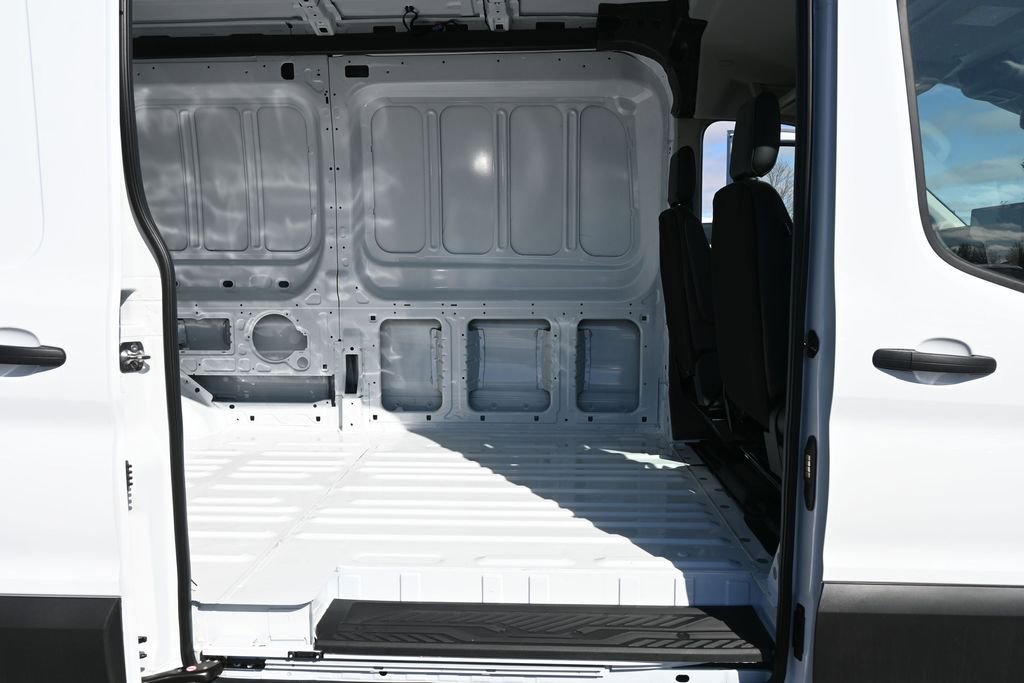 New 2026 Ford Transit 250 148 Medium Roof RWD image 15