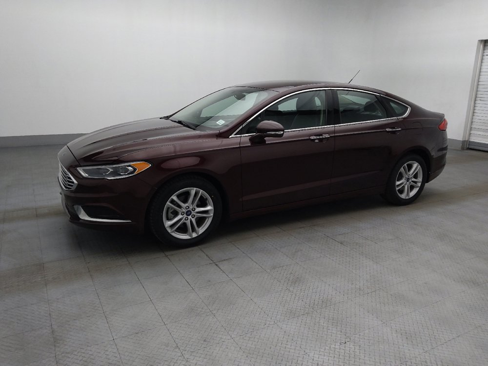 Used 2018 Ford Fusion SE w/ Fusion SE Technology Package FWD image 2