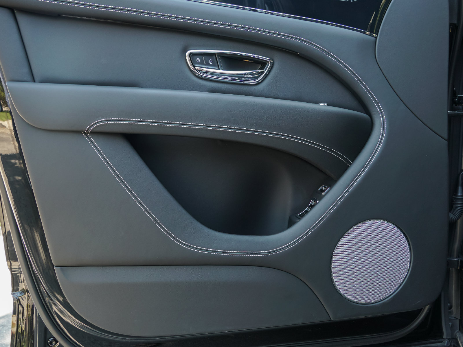 New 2025 Bentley Bentayga Extended Wheelbase AWD/4WD image 27