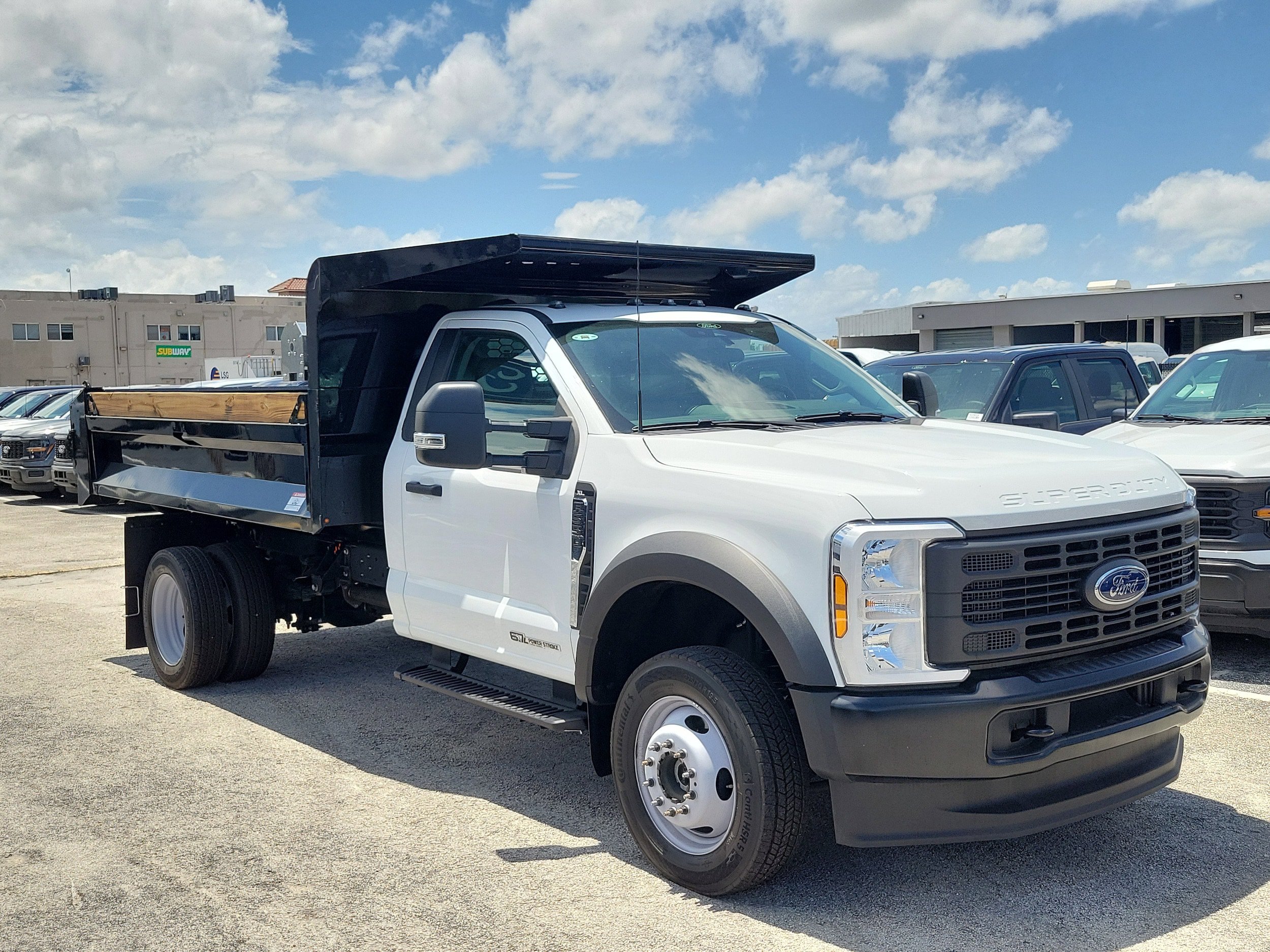 New 2024 Ford F550 4x4 Regular Cab Super Duty image 2