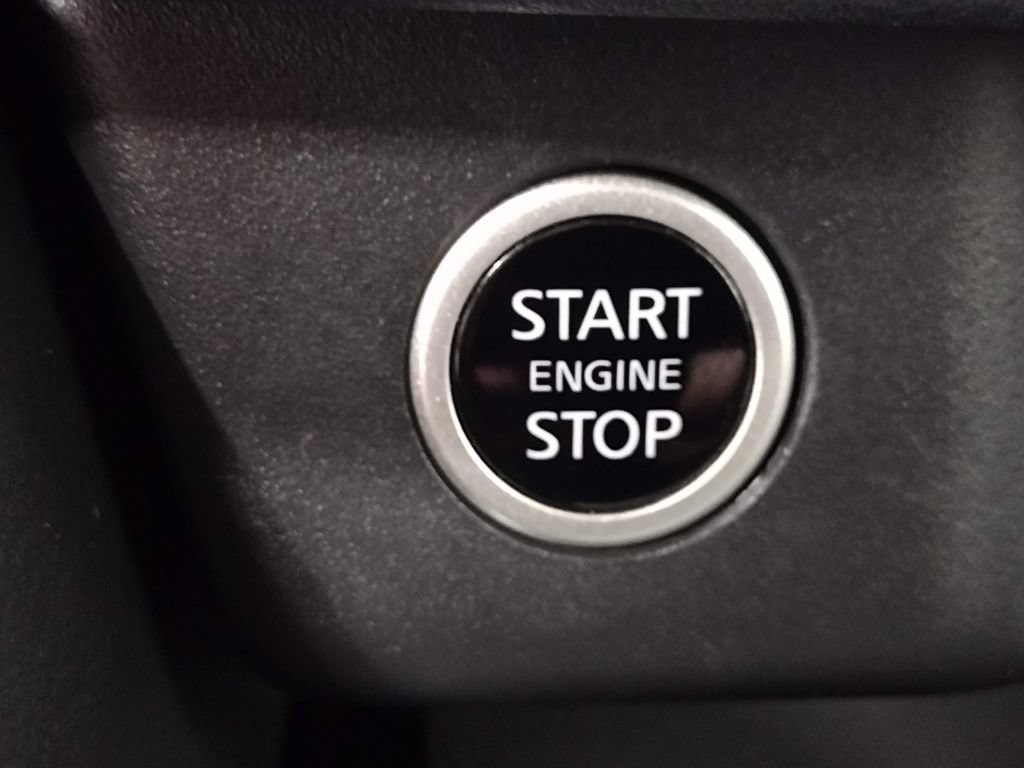 Used 2023 Nissan Rogue S AWD/4WD image 29