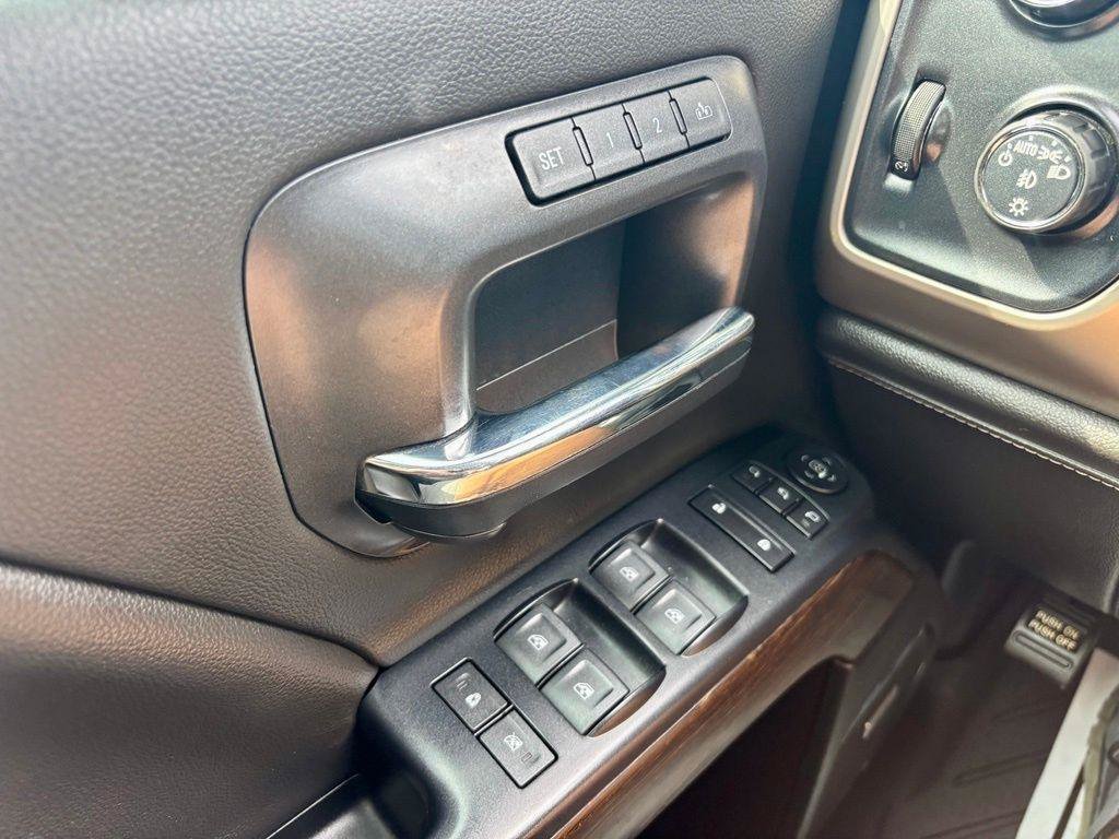 Used 2019 GMC Sierra 2500 Denali w/ Duramax Plus Package AWD/4WD image 19