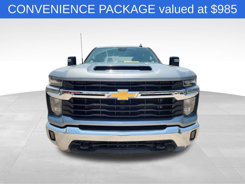 Used 2025 Chevrolet Silverado 2500 LT w/ Convenience Package AWD/4WD image 2