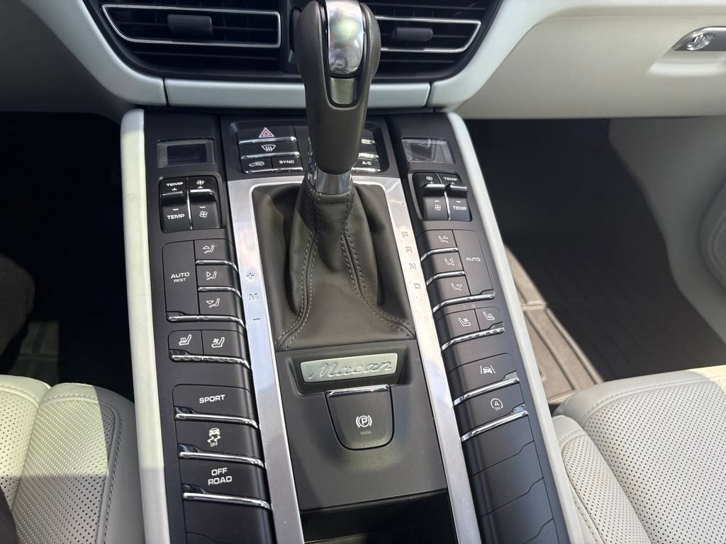 Used 2021 Porsche Macan AWD/4WD image 11