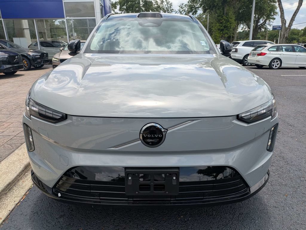Certified 2025 Volvo EX90 Ultra AWD/4WD image 9