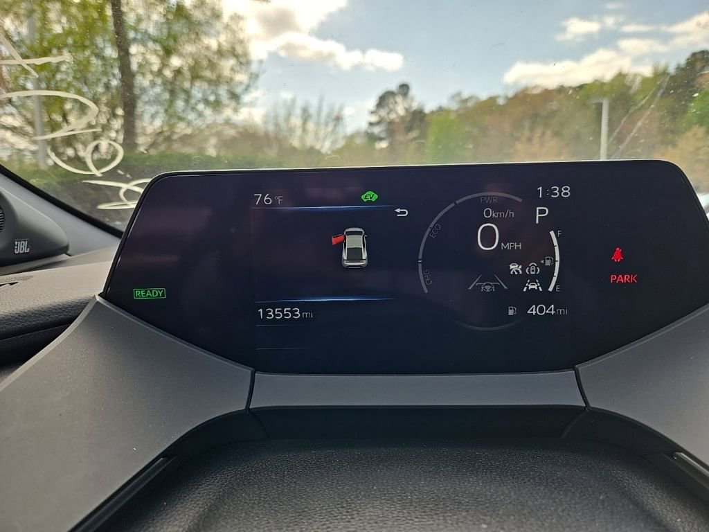 Used 2025 Toyota Prius Limited w/ Limited Premium Package image 5