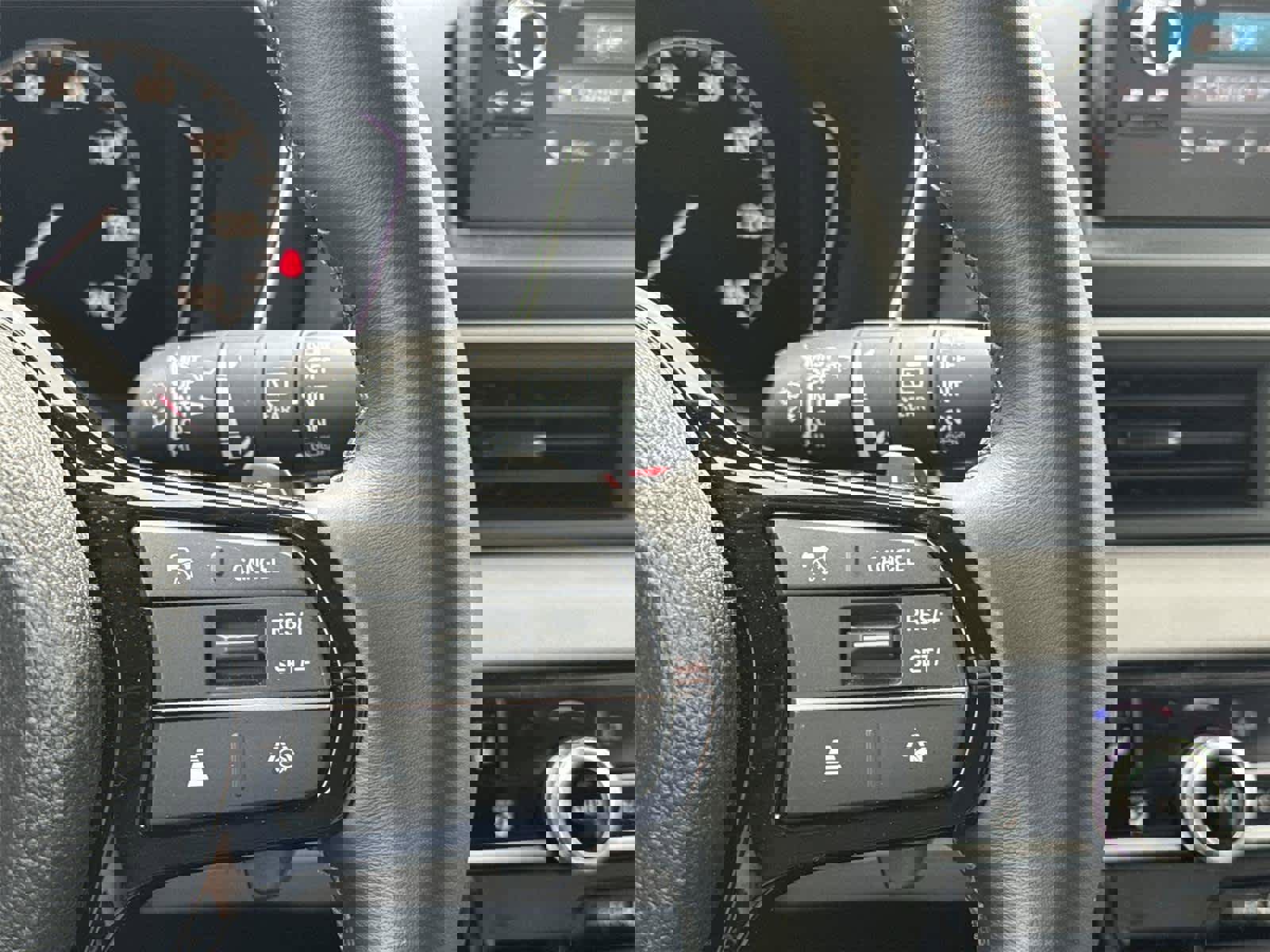 Used 2025 Honda Pilot EX-L image 18